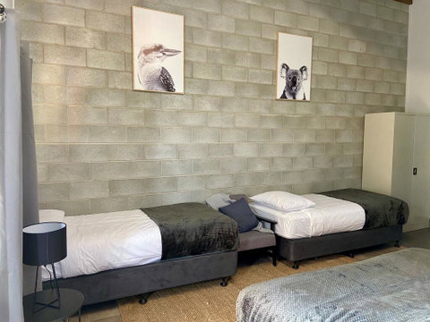 Granite Belt Cabins - Sunshine Coast Tourism 0