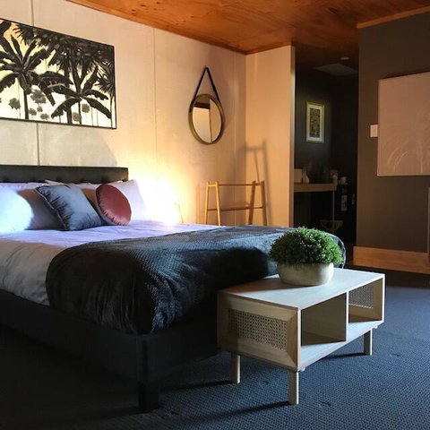Granite Belt Cabins - Sunshine Coast Tourism 3