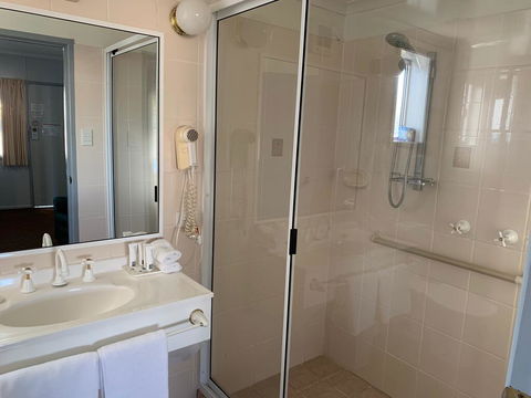 Granite Belt Motel - Holiday Sunshine Coast 1