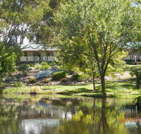 Granite Gardens Cottages  Lake Retreat - Holiday Sunshine Coast
