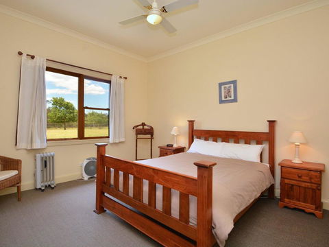 Grasmere Estate Homestead - Hear The Lions Roar From Nearby Hunter Valley Zoo - Holiday Sunshine Coast 2