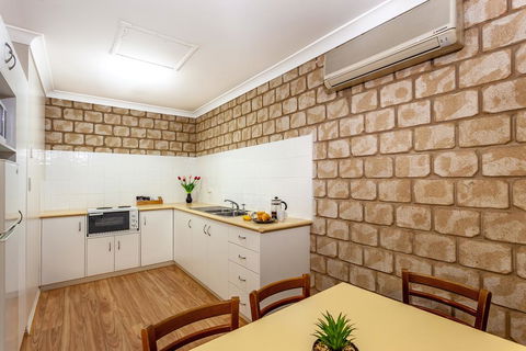 Great Divide Motor Inn - Sunshine Coast Tourism 0