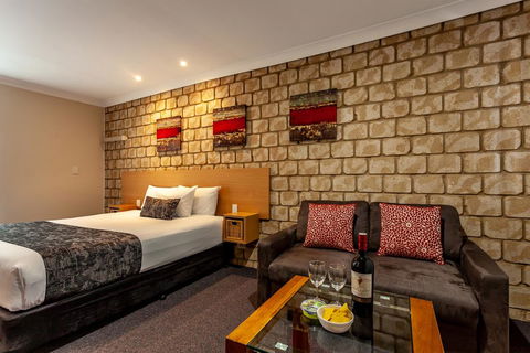 Great Divide Motor Inn - Sunshine Coast Tourism 1