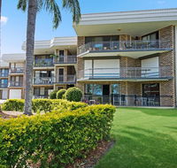 Great location close to waterfront Shops Restaurants and Cafes. - Holiday Sunshine Coast