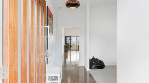 Great Ness Beachhouse - WiFi - Pet-Friendly - Holiday Sunshine Coast 3