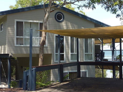 Green Point Lakehouse - Sunshine Coast Tourism 3