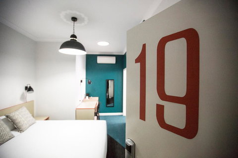 Greenacre Hotel - Sunshine Coast Tourism 1