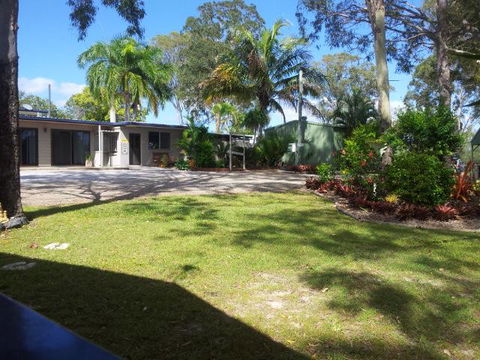 Greenacres Motel / Van Park - Holiday Sunshine Coast 0