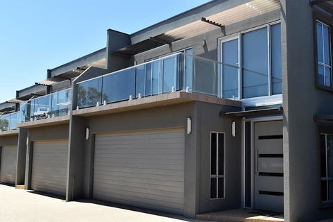 Griffith Prestige Apartments - Holiday Sunshine Coast 0