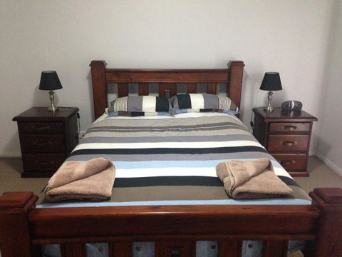 Griffith Prestige Apartments - Holiday Sunshine Coast 1