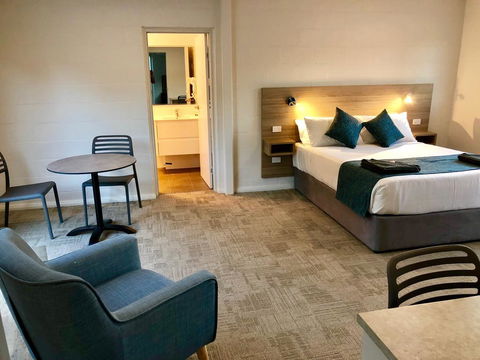 Gundagai Tourist Suites - Holiday Sunshine Coast 0