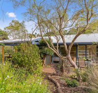 Hakea Bush Cabin - Sunshine Coast Tourism
