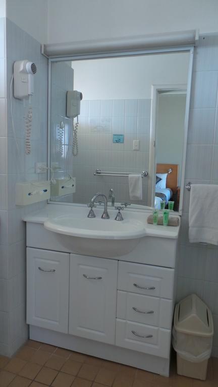 Halfway Motel - Sunshine Coast Tourism 3