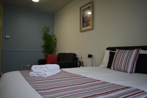 Hamilton Lakeside Motel - Sunshine Coast Tourism 0
