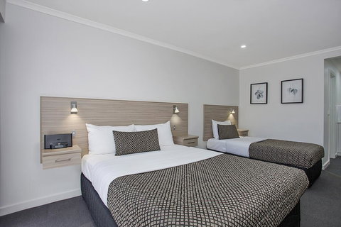 Hamilton Lonsdale Motel - Holiday Sunshine Coast 3