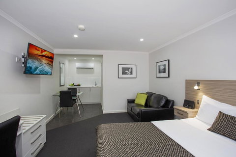 Hamilton Lonsdale Motel - Holiday Sunshine Coast 0