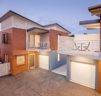 Hamilton on Everton - Holiday Sunshine Coast