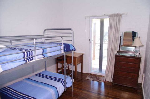 Hampstead, 32 Main Street - Holiday Sunshine Coast 1