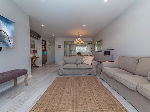 Hamptons Retreat @ Unit 259A Pacific Blue - Sunshine Coast Tourism 3