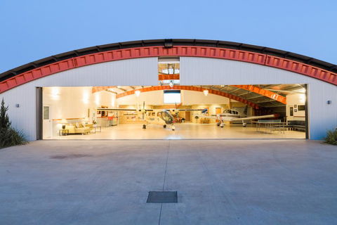 Hangar House Mudgee - Holiday Sunshine Coast 0