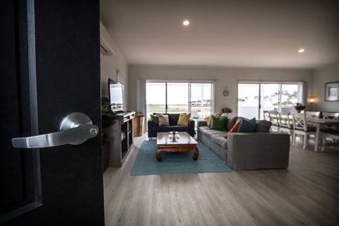 Happy Hours - Sunshine Coast Tourism 2