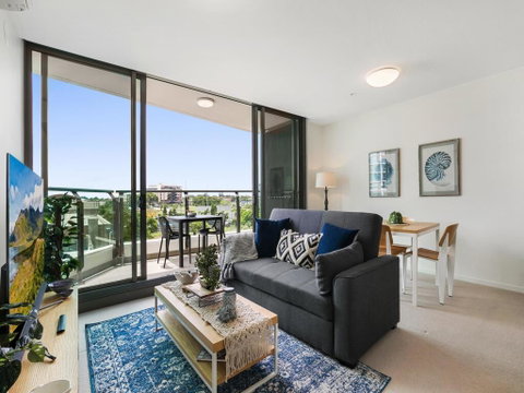 HARBOURSIDE- Hosted By: L'Abode Accommodation - Sunshine Coast Tourism 0