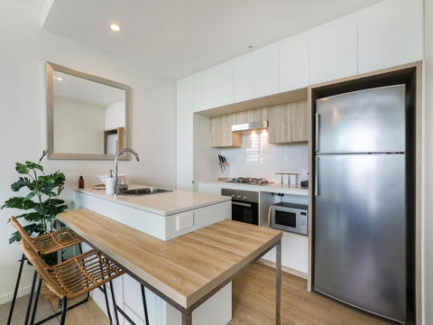 HARBOURSIDE- Hosted By: L'Abode Accommodation - Sunshine Coast Tourism 1
