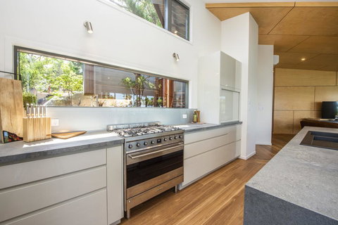 Headland House - Holiday Sunshine Coast 1