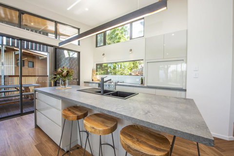 Headland House - Holiday Sunshine Coast 3