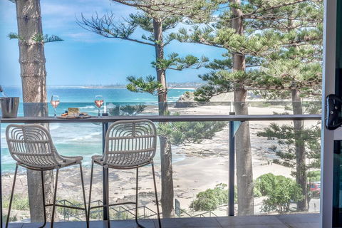 Headlands Austinmer Beach - Sunshine Coast Tourism 1