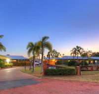 Heritage Lodge Motel - Holiday Sunshine Coast