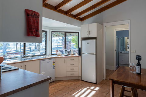 Hermitage Hideaway - Holiday Sunshine Coast 2
