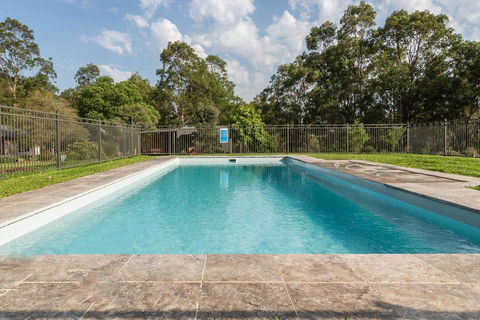 Hermitage Hideaway - Holiday Sunshine Coast 0