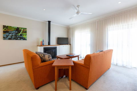 Hermitage Lodge - Holiday Sunshine Coast 3