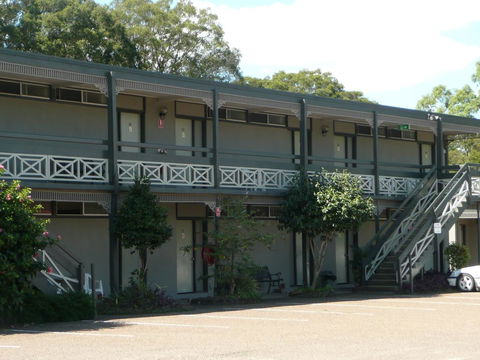 Hermitage Motel - Sunshine Coast Tourism 2