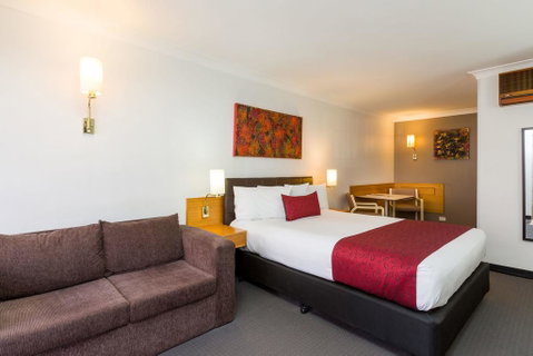 Hermitage Motor Inn - Sunshine Coast Tourism 0