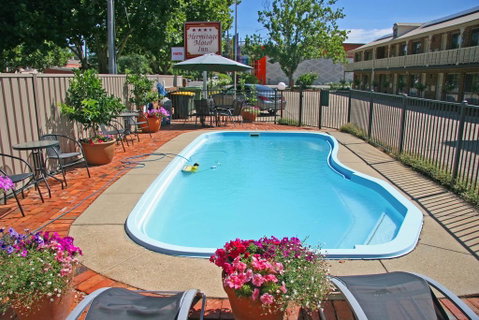 Hermitage Motor Inn - Sunshine Coast Tourism 3