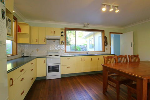 Hi View, 18 Dulconghi Street - Holiday Sunshine Coast 0