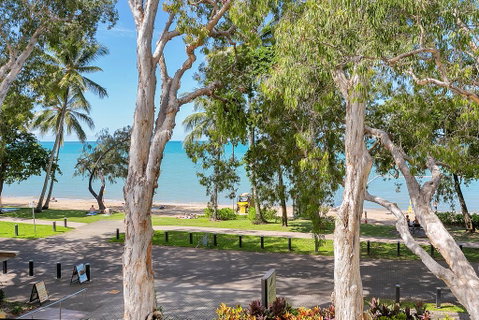 Hibiscus In Marlin Waters Palm Cove - Sunshine Coast Tourism 0