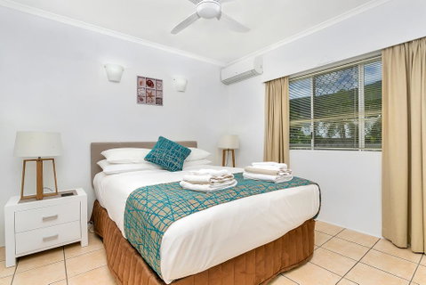 Hibiscus In Marlin Waters Palm Cove - Sunshine Coast Tourism 2
