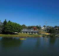 Hibiscus Lakeside Motel - Holiday Sunshine Coast
