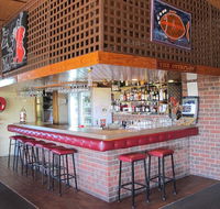 High Country Motel - Holiday Sunshine Coast