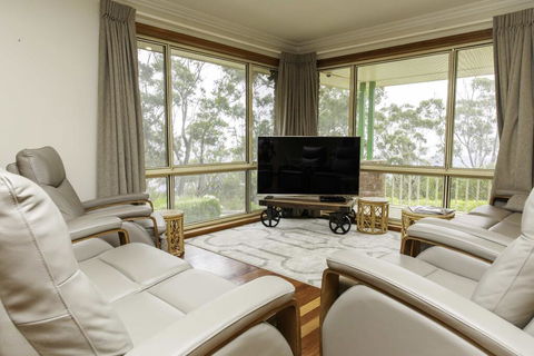 Highland View - Sunshine Coast Tourism 2