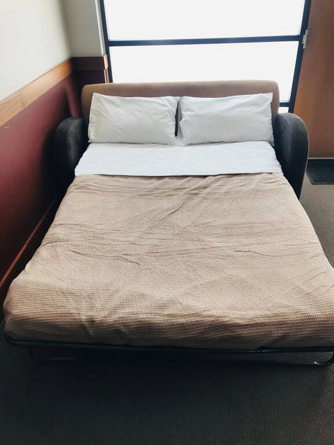 Highlander Hotel Bar Kitchen Rooftop - Sunshine Coast Tourism 3