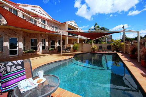 Highlander Motor Inn - Sunshine Coast Tourism 1
