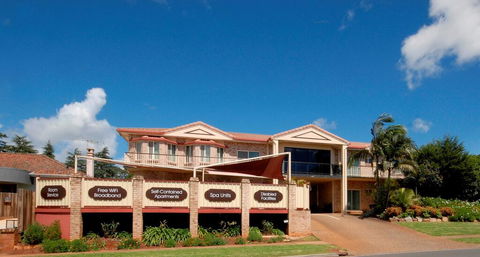 Highlander Motor Inn - Sunshine Coast Tourism 0