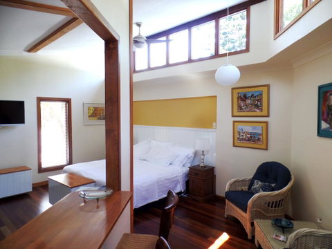 Hilltop B&B - Sunshine Coast Tourism 1