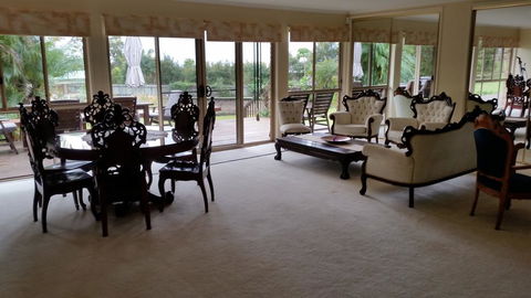 Hilltop Hideaway - Holiday Sunshine Coast 0