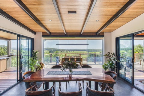 Hilltop Hideaway Luxury Style - Sunshine Coast Tourism 1