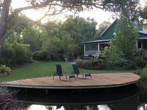 Hillview Chalet - Sunshine Coast Tourism 1